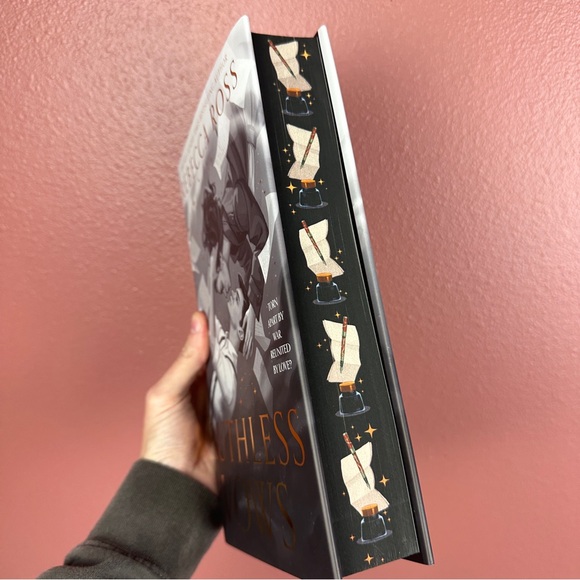 FairyLoot Ruthless Vows By Rebecca Ross Digital Signature Stenciled Edges - Picture 3 of 9